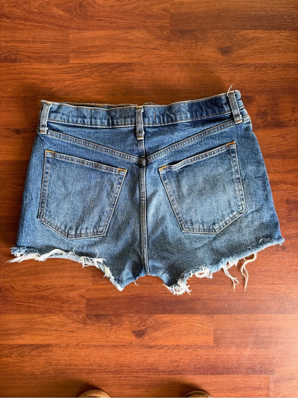 Abercrombie & Fitch High-Rise Mom Short
